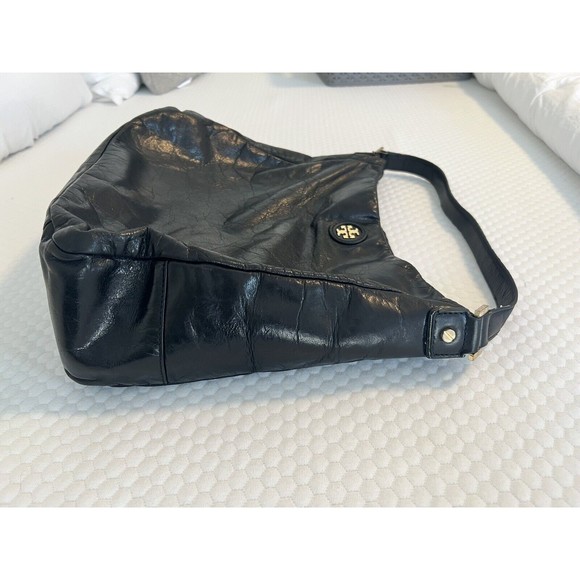 TORY BURCH Classic City Hobo Leather Shoulder Bag Slouchy Purse Brass Logo - Picture 4 of 16